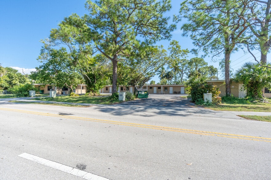 11103 Tamiami Trl E, Naples, FL for sale - Building Photo - Image 3 of 16