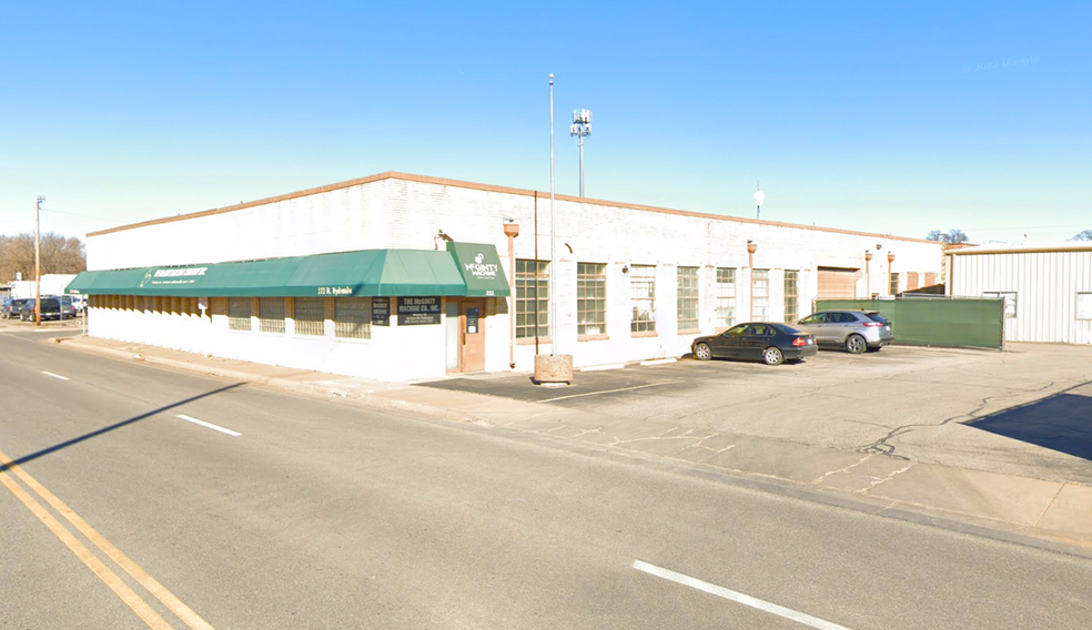 222 N Hydraulic St, Wichita, KS for lease - Building Photo - Image 1 of 6