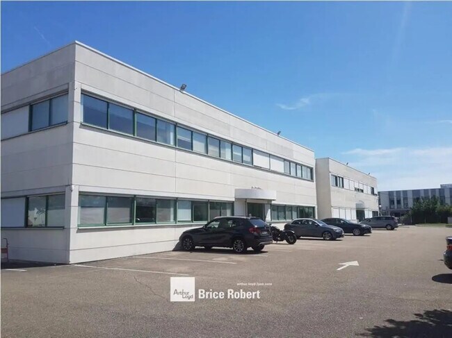 Location Bureaux 806 m²