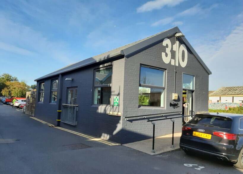 Bath Rd, Bristol, AVN BS4 3EH