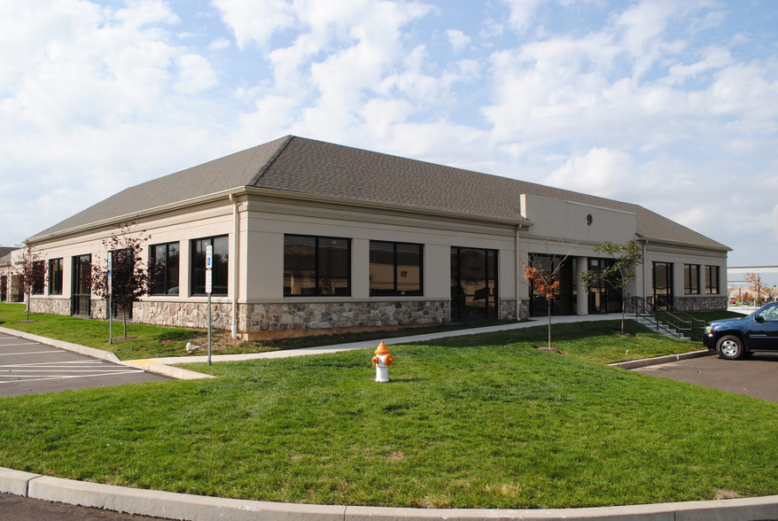 720 Johnsville Blvd, Warminster, PA for lease - Building Photo - Image 1 of 1