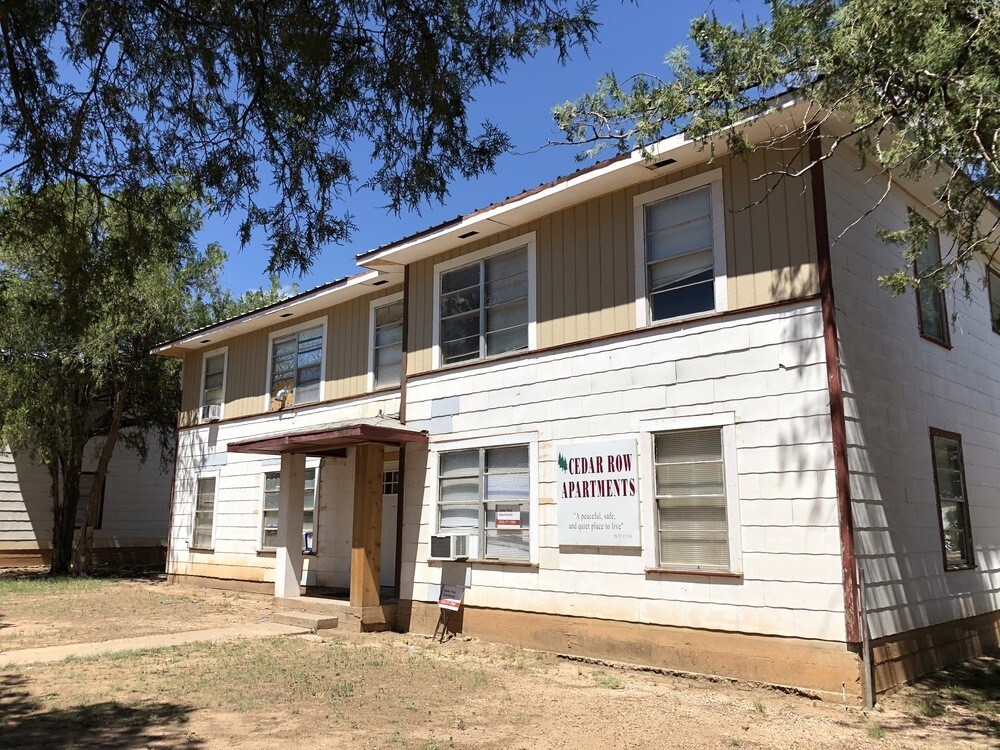 1909 Coleman St, Snyder, TX 79549