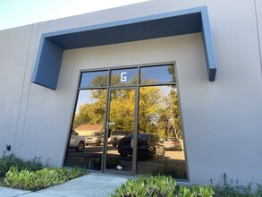 7633 Varna Ave, North Hollywood, CA for lease Building Photo- Image 2 of 11