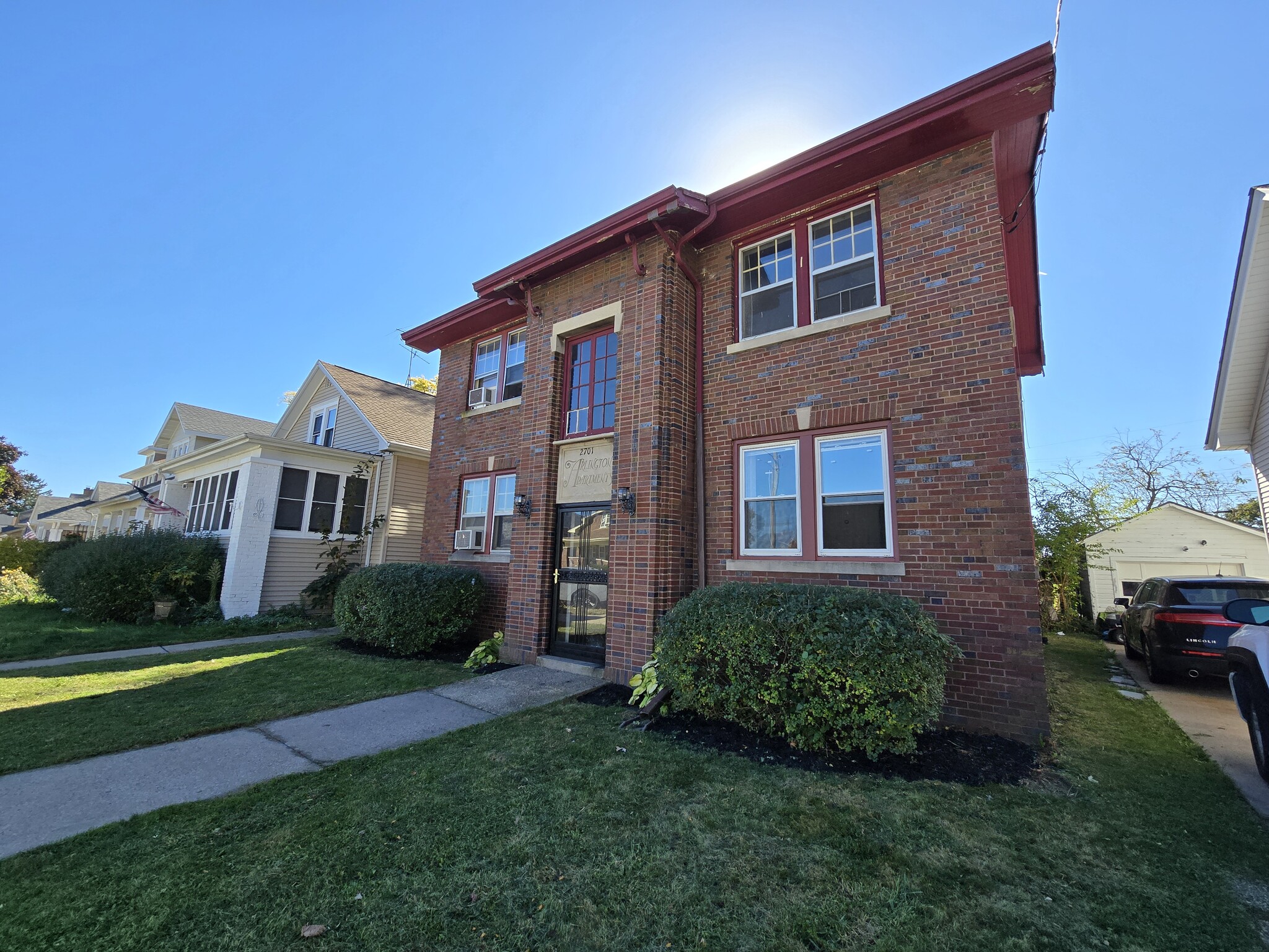 2701 Arlington Ave, Racine, WI for sale Primary Photo- Image 1 of 18