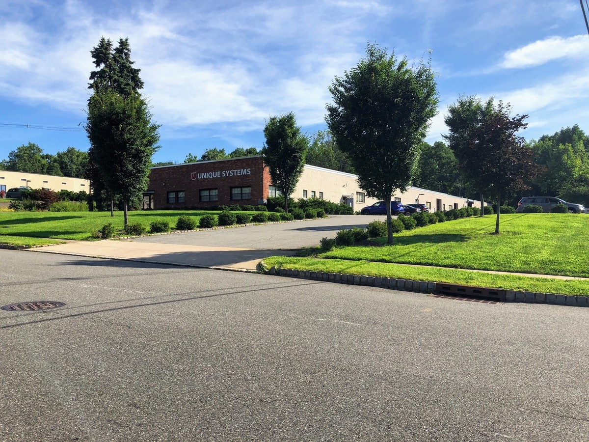 4 Saddle Rd, Cedar Knolls, NJ 07927