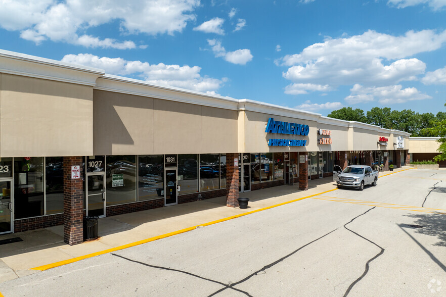 1015-1127 S Roselle Rd, Schaumburg, IL for lease - Building Photo - Image 1 of 8