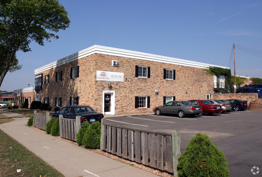 1620 W 98th St, Bloomington, MN for lease - Building Photo - Image 2 of 39