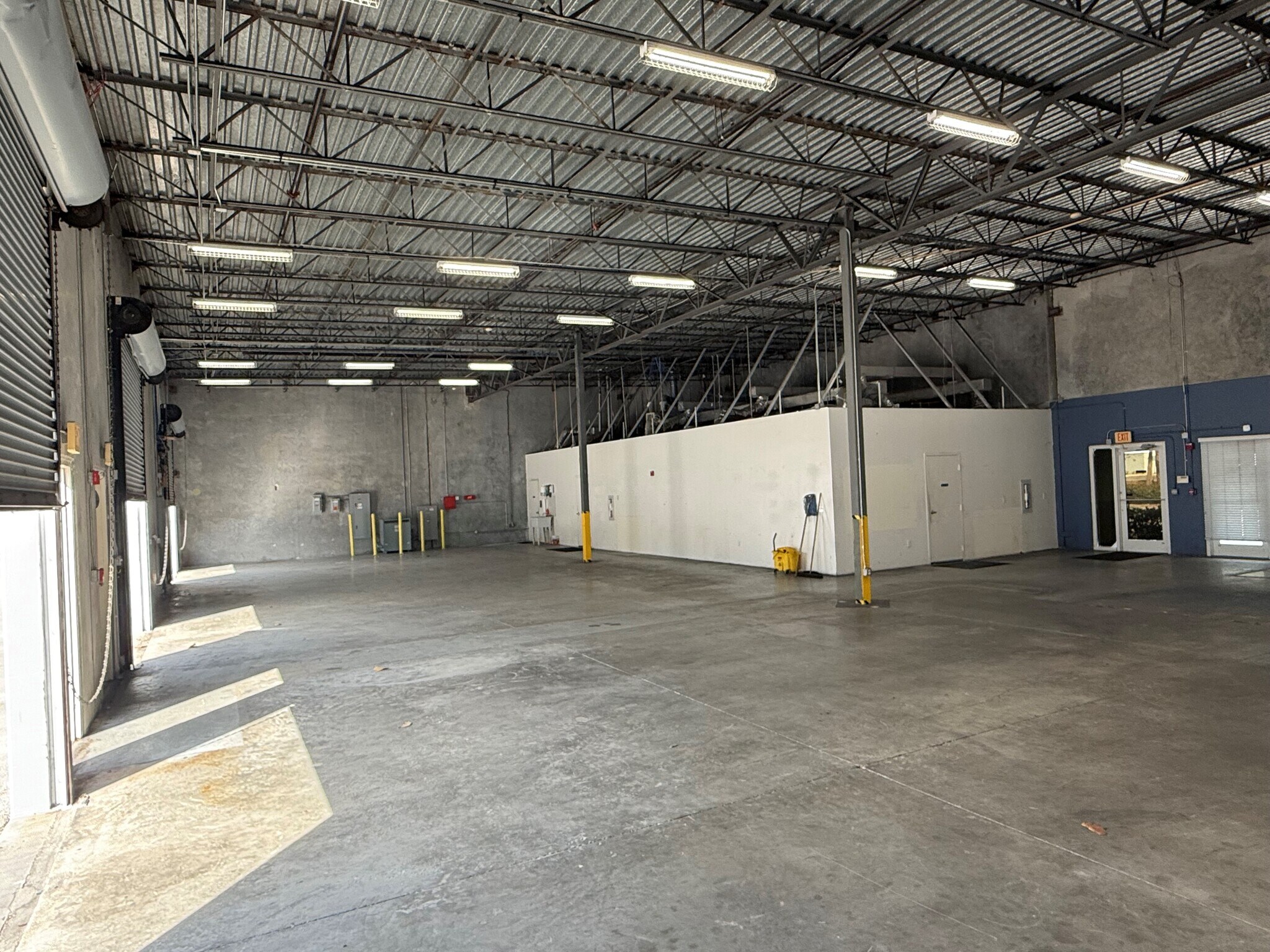 660 NW Enterprise Dr, Port Saint Lucie, FL for lease Building Photo- Image 1 of 5