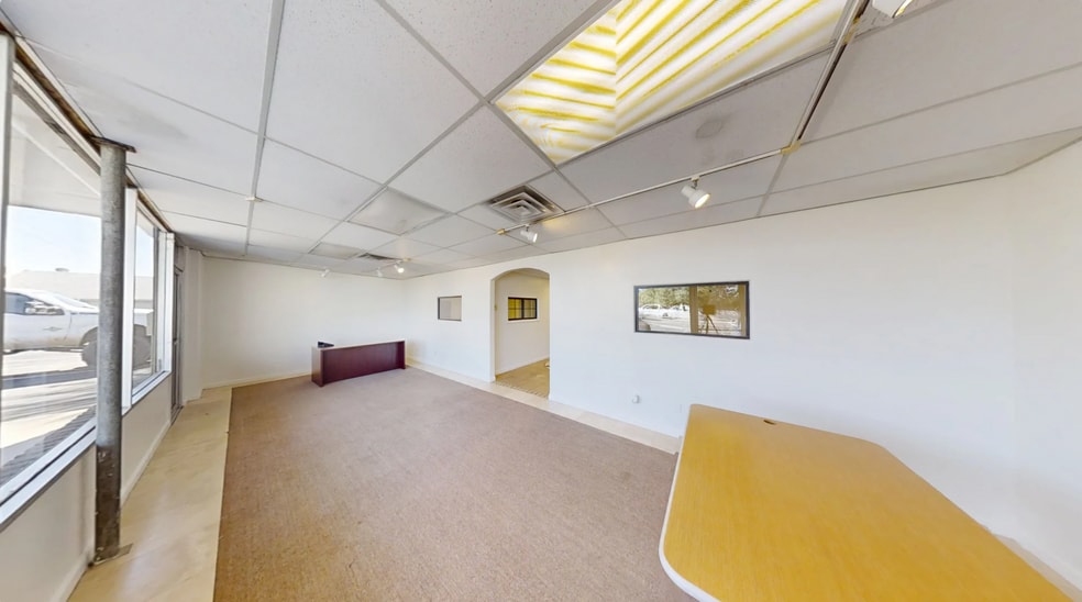 16624 N 32nd St, Phoenix, AZ for lease - Building Photo - Image 2 of 5