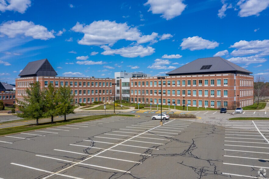 95 Network Dr, Burlington, MA for lease - Primary Photo - Image 1 of 4