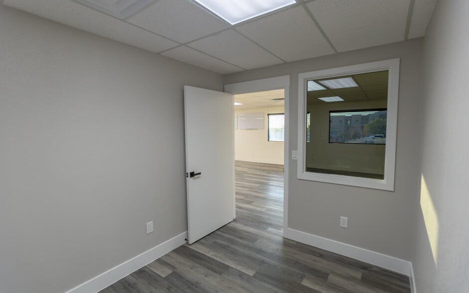 640 E Purdue Ave, Phoenix, AZ for lease - Interior Photo - Image 2 of 58