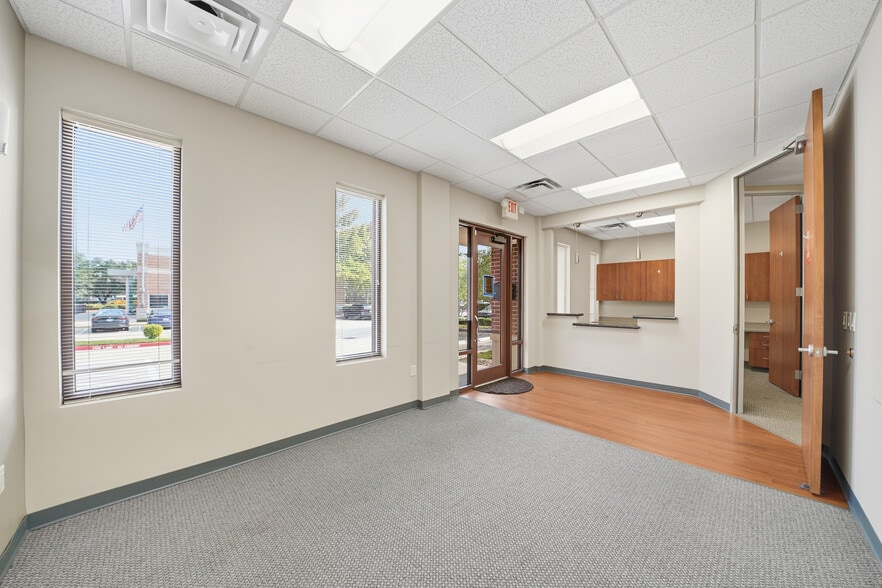 1208 Highway 6, Sugar Land, TX for lease - Building Photo - Image 3 of 15