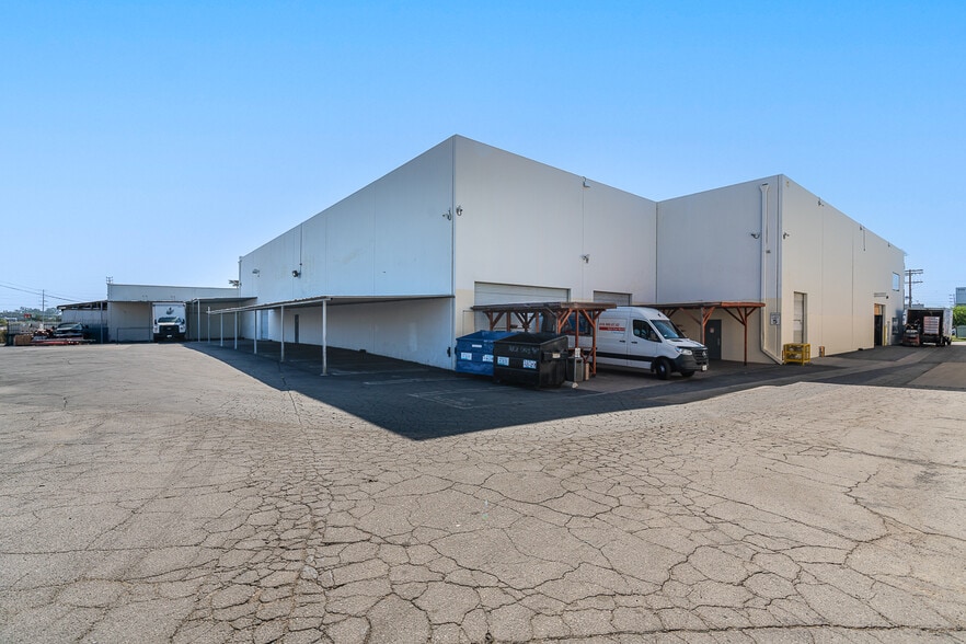 9142 Independence Ave, Chatsworth, CA for sale - Building Photo - Image 3 of 26