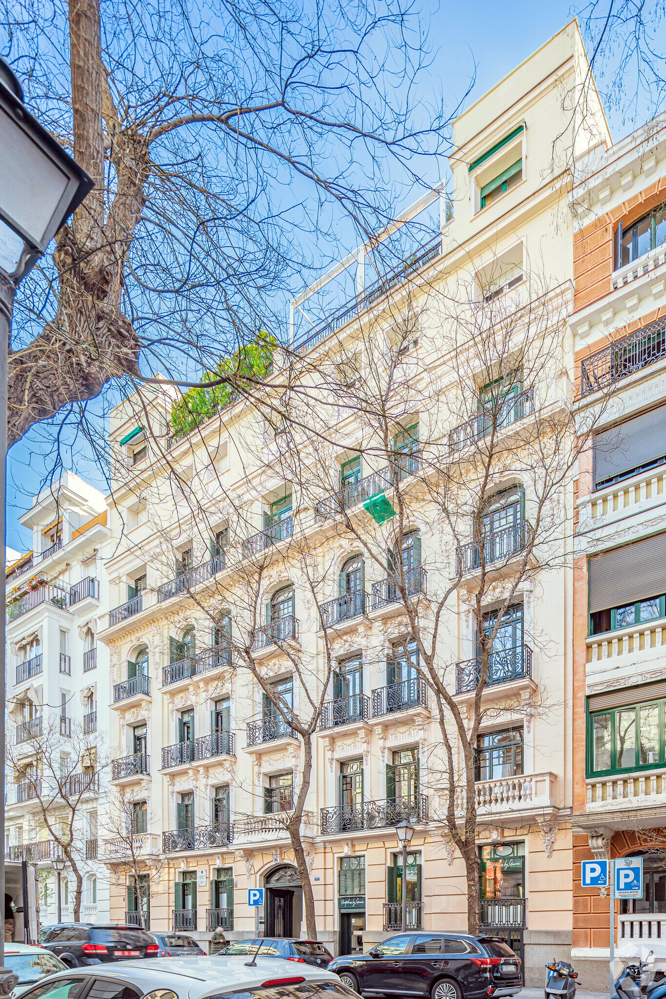 Calle del Monte Esquinza, 14, Madrid, Madrid for lease Primary Photo- Image 1 of 4
