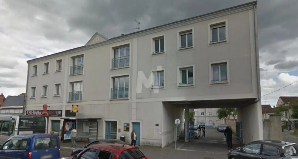 Office in Dammarie-les-Lys for lease - Building Photo - Image 1 of 2