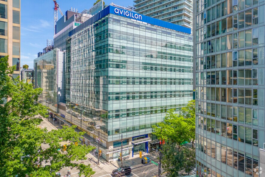 555579 Robson St, Vancouver, BC V6B 1A6