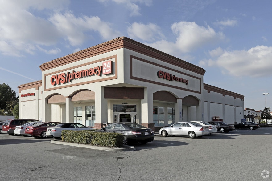 4909 Paramount Blvd, Lakewood, CA for lease - Primary Photo - Image 1 of 8
