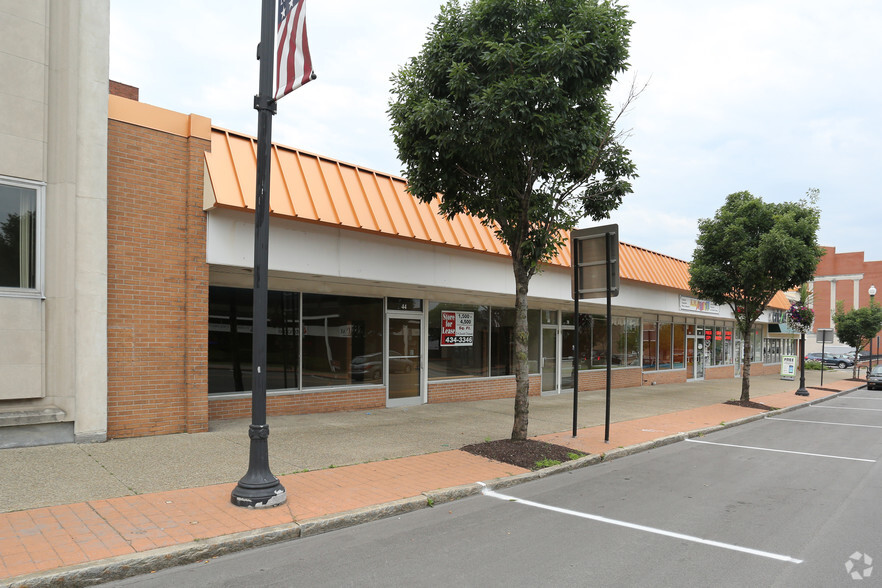 30-44 Main St, Lockport, NY for sale - Primary Photo - Image 1 of 1