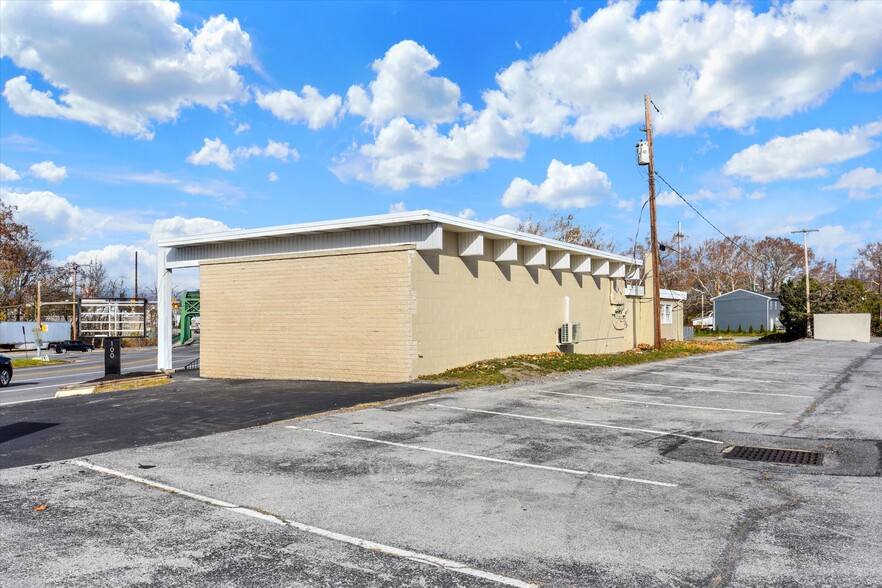 100 Old York Rd, New Cumberland, PA for lease - Building Photo - Image 2 of 15
