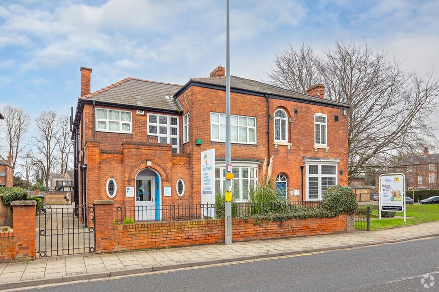 4-6 Dudley St, Grimsby for lease - Building Photo - Image 2 of 2