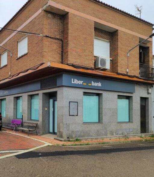 Multifamily in Sevilleja de la Jara, Toledo for sale - Building Photo - Image 1 of 1