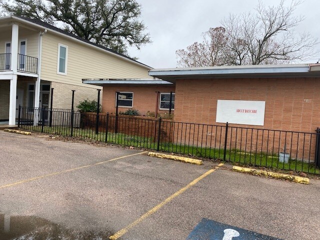 8117 Highway 6, Hitchcock, TX for sale - Building Photo - Image 1 of 1