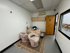 61 Somerset Pl, Clifton, NJ for lease Interior Photo- Image 2 of 13