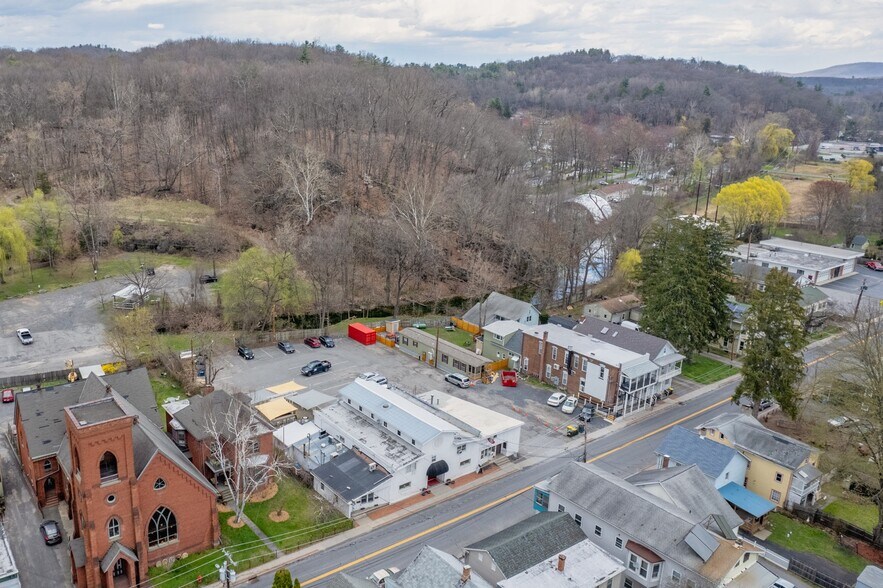 388 Main St, Rosendale, NY 12472