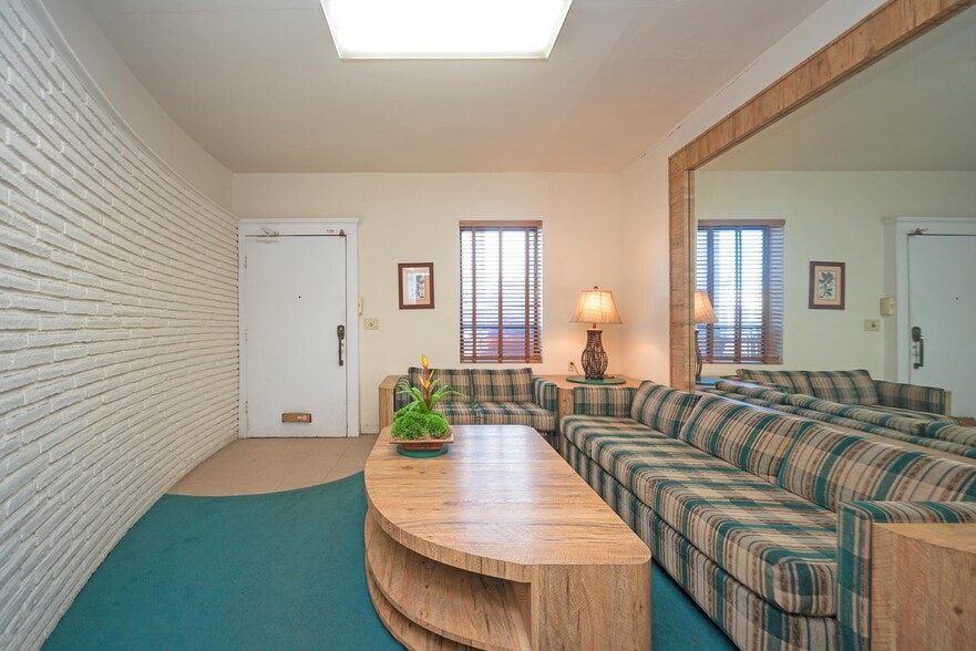 2138 Hollywood Blvd, Hollywood, FL for sale - Interior Photo - Image 3 of 12