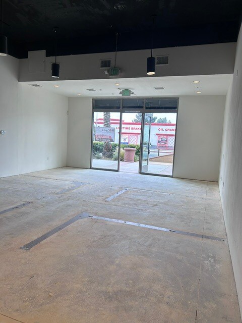2855 Foothill Blvd, La Verne, CA for lease Interior Photo- Image 1 of 5