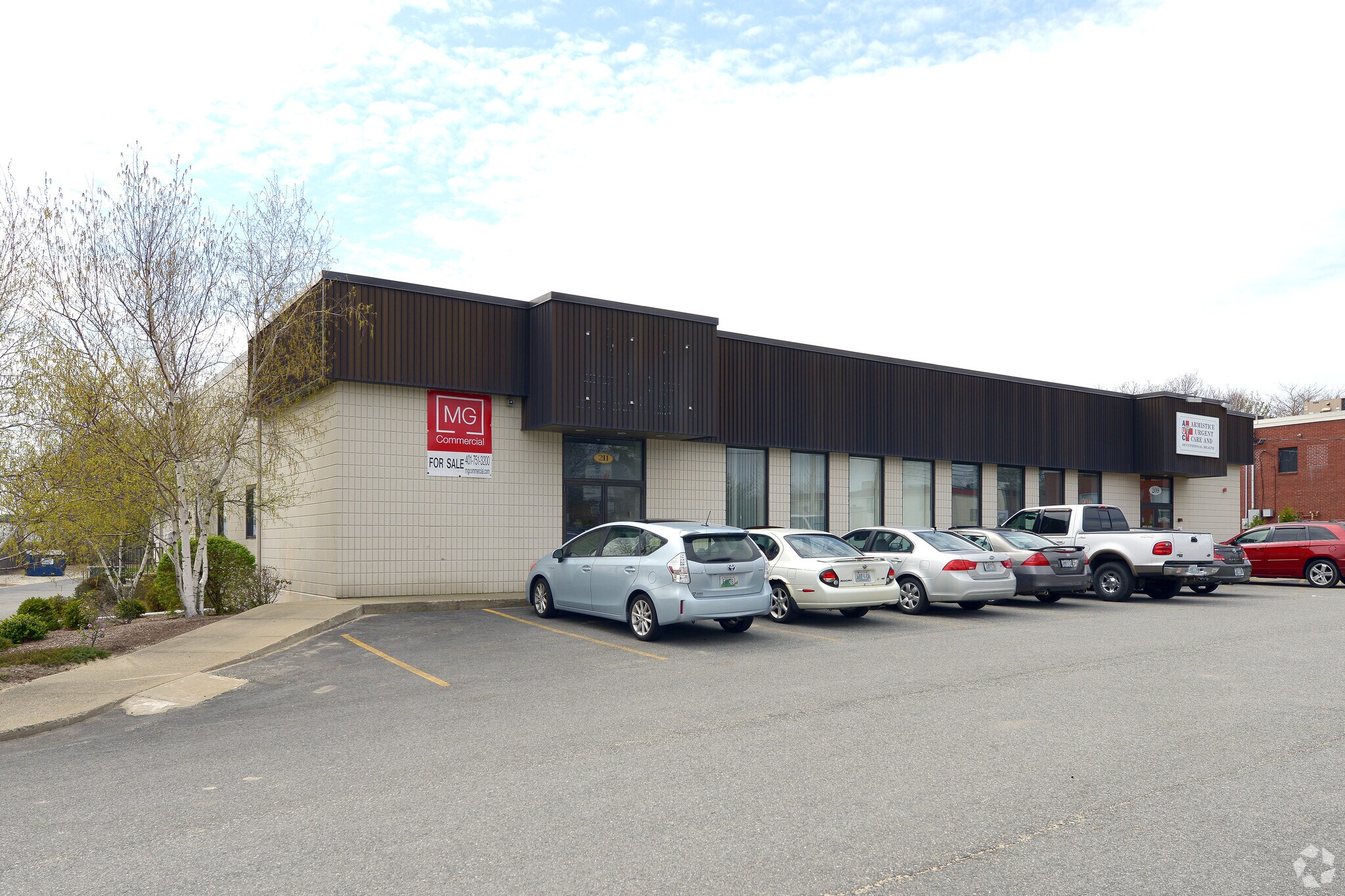 209-211 Armistice Blvd, Pawtucket, RI for sale Primary Photo- Image 1 of 1