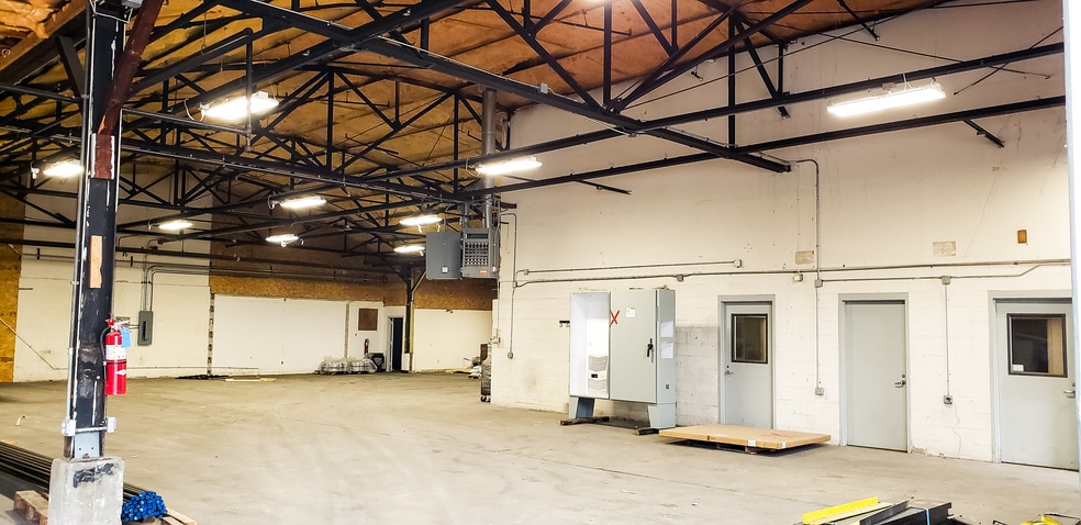 1230 W 1st St, Granite City, IL for lease - Interior Photo - Image 2 of 7