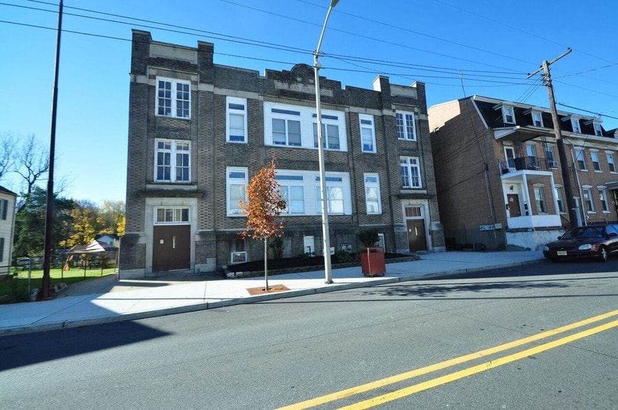 582 S Main St, Phillipsburg, NJ for sale - Primary Photo - Image 1 of 1