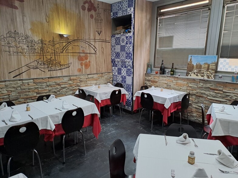 Calle de María Tubau, 17, Madrid, Madrid for sale - Interior Photo - Image 1 of 4