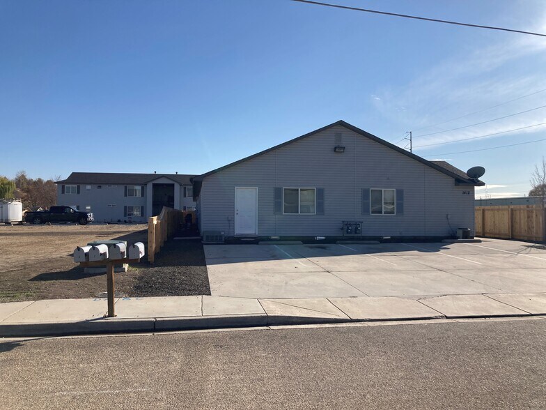 1412 N 1st Ave, Caldwell, ID 83605