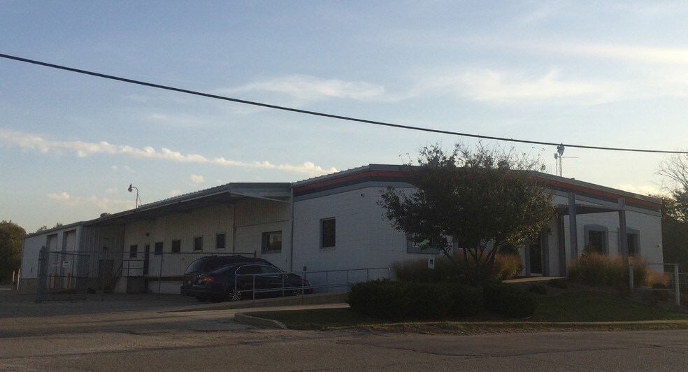 1431 Manchester St, Beloit, WI for sale - Primary Photo - Image 1 of 8