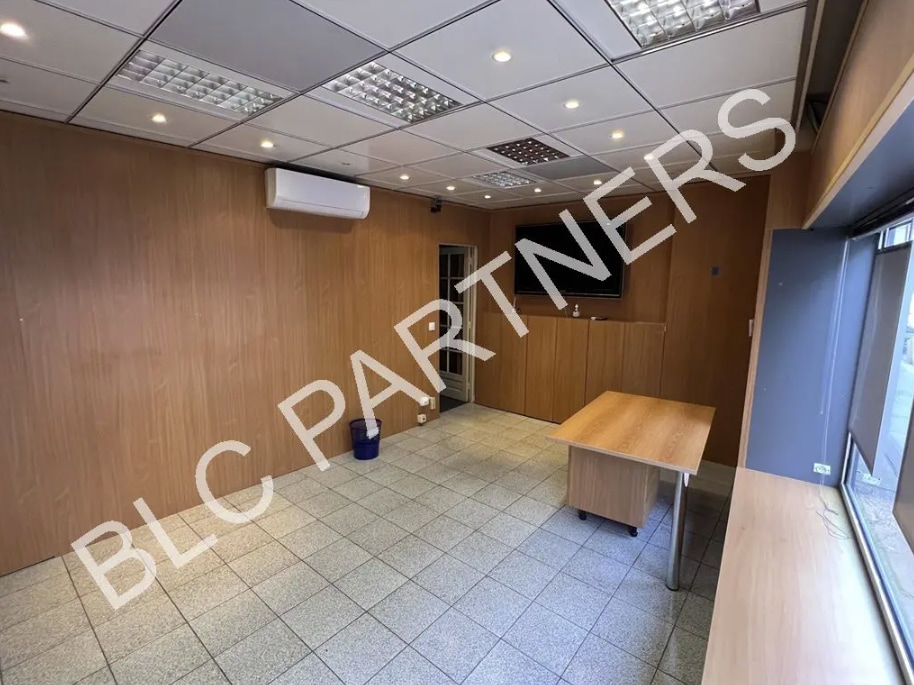 Suresnes, HDS 92150 - Unit 1 - - Interior Photo - Image 1 of 7