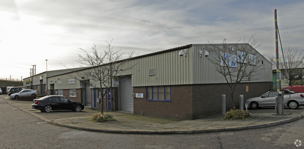 Blackburn Rd, Dunstable for lease - Primary Photo - Image 1 of 3