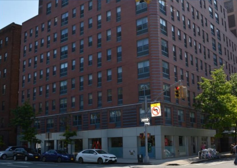 555 W 52nd St, New York, NY for lease - Primary Photo - Image 1 of 5