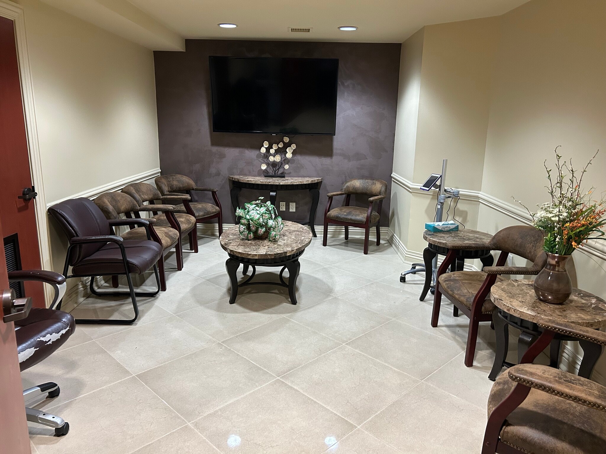 883 Poole Ave, Hazlet, NJ for lease Interior Photo- Image 1 of 15