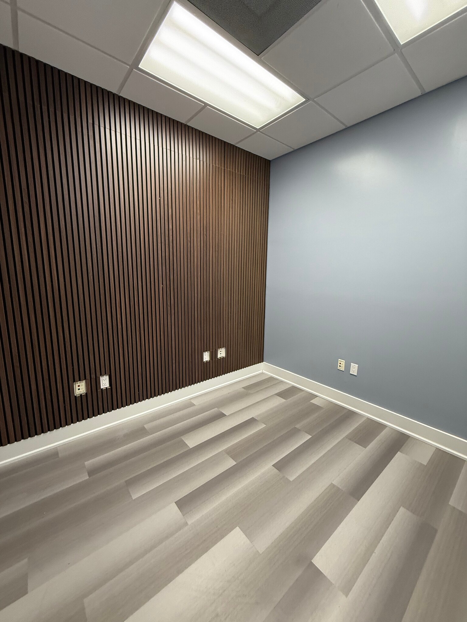 1911 Harrison St, Hollywood, FL for lease Interior Photo- Image 1 of 5