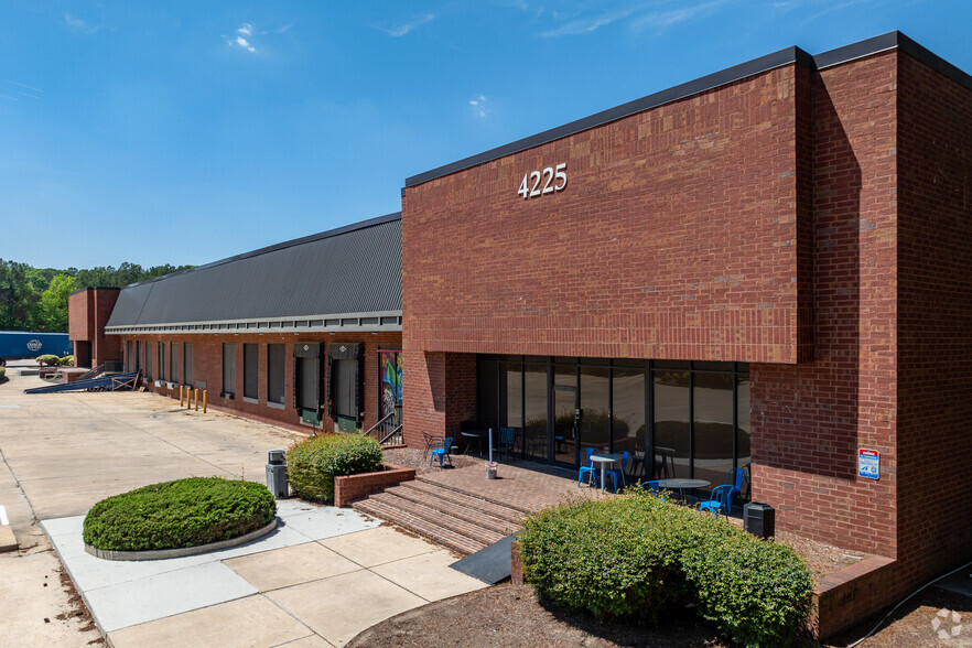 4225-4245 Westfield Dr SW, Atlanta, GA for lease - Building Photo - Image 1 of 5