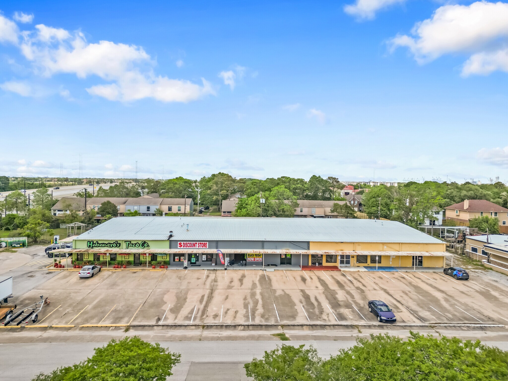 1908 Hialeah Dr, Seabrook, TX for sale Building Photo- Image 1 of 1