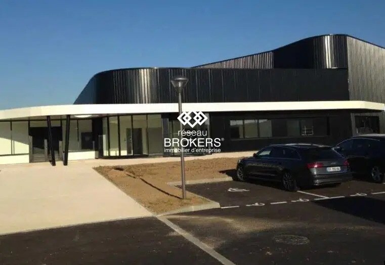 Office in Élancourt for lease - Building Photo - Image 3 of 5