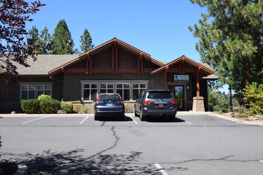 1693 SW Chandler Ave, Bend, OR for sale - Building Photo - Image 1 of 1