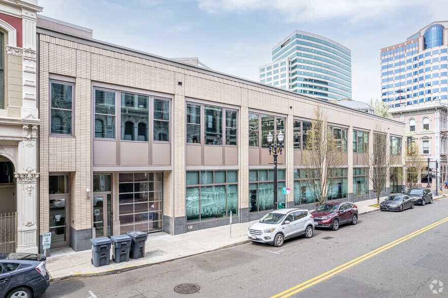 110 SW Yamhill St, Portland, OR for lease - Building Photo - Image 2 of 21