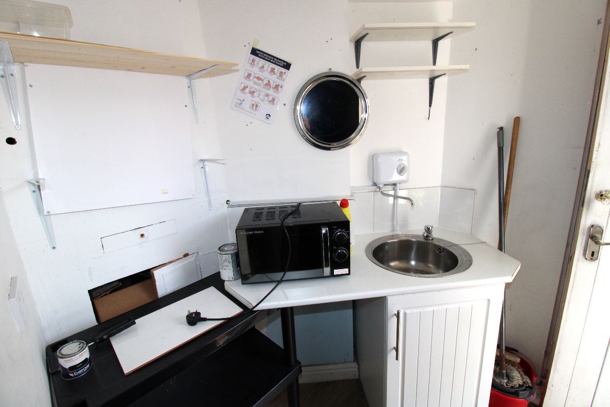 3 High St, Olney for lease Interior Photo- Image 1 of 4