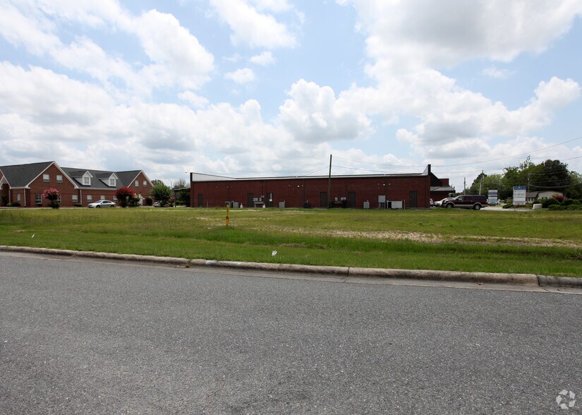 1604 Wayne Memorial Dr, Goldsboro, NC for sale - Building Photo - Image 3 of 3
