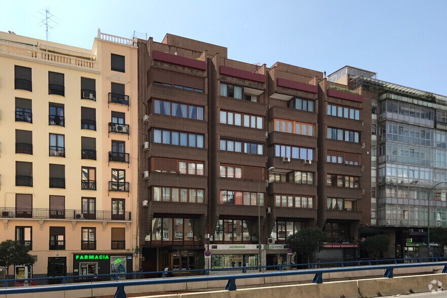 Retail in Madrid, Madrid for lease - Primary Photo - Image 1 of 2