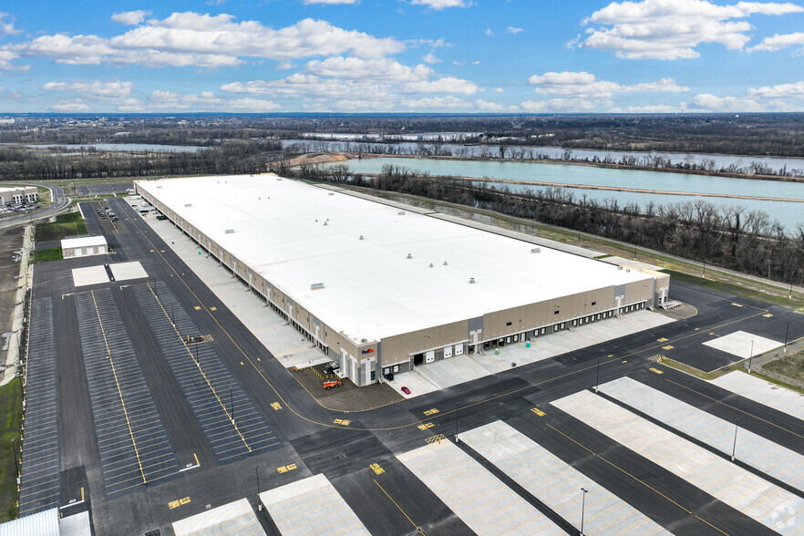 Keystone Trade Center, Fairless Hills, PA for sale - Primary Photo - Image 1 of 1